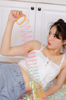 SM抽打调教女人光屁股的作文